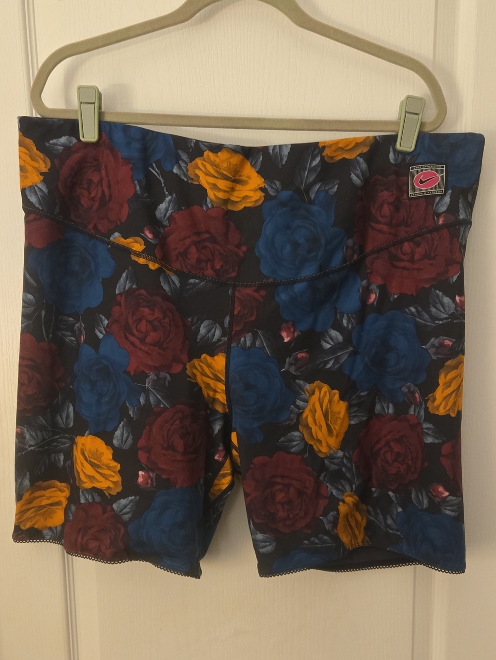 Nike One Dri Fit Compression Shorts Plus Size 3X - Floral Print Roses 7”